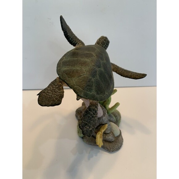 Vintage 1994 Wonders of the Green Sea Turtle Studio Design Porcelain Figurine - Picture 3 of 12